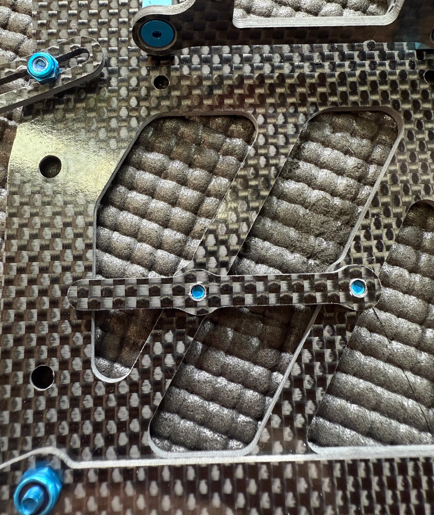 4.8/4.8NFT Low-Profile Front Chassis Cutout Braces