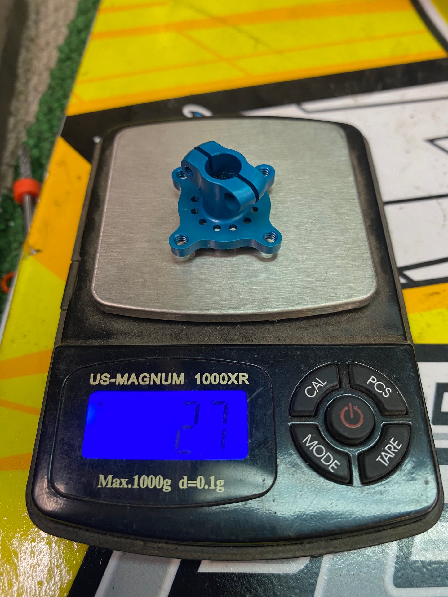 Ultra-Lightweight Left Side Clamping Hub - Aluminum - 1/10 (PRW12881)